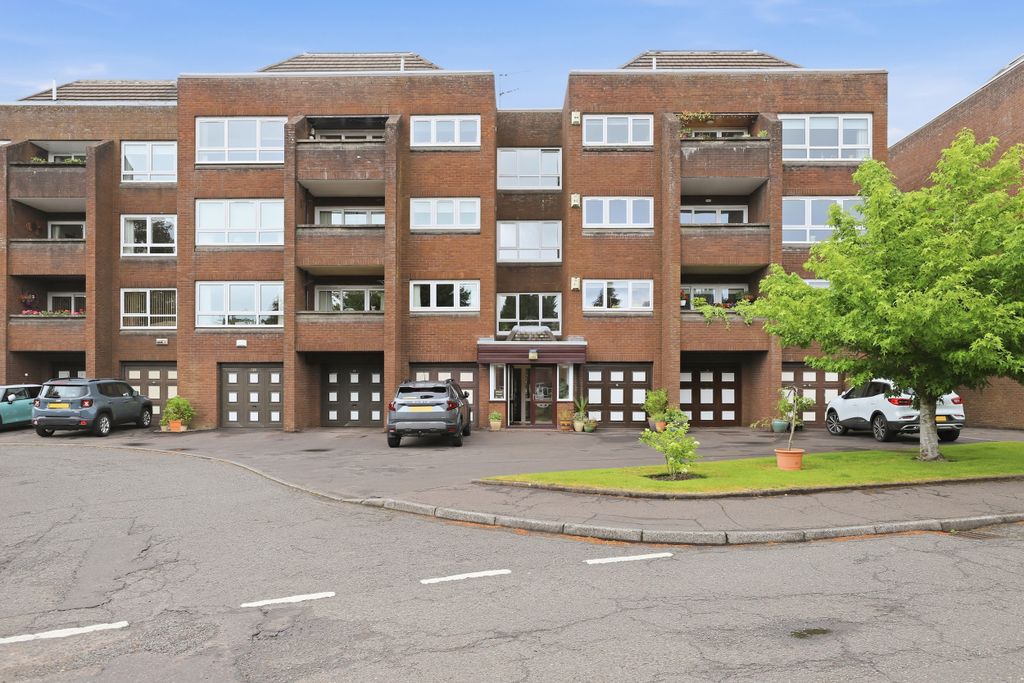 Property photo 2 of 32