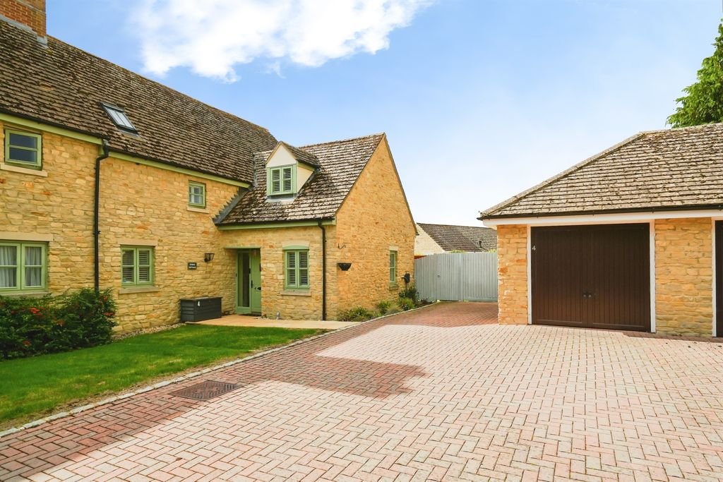 Property photo 1 of 20