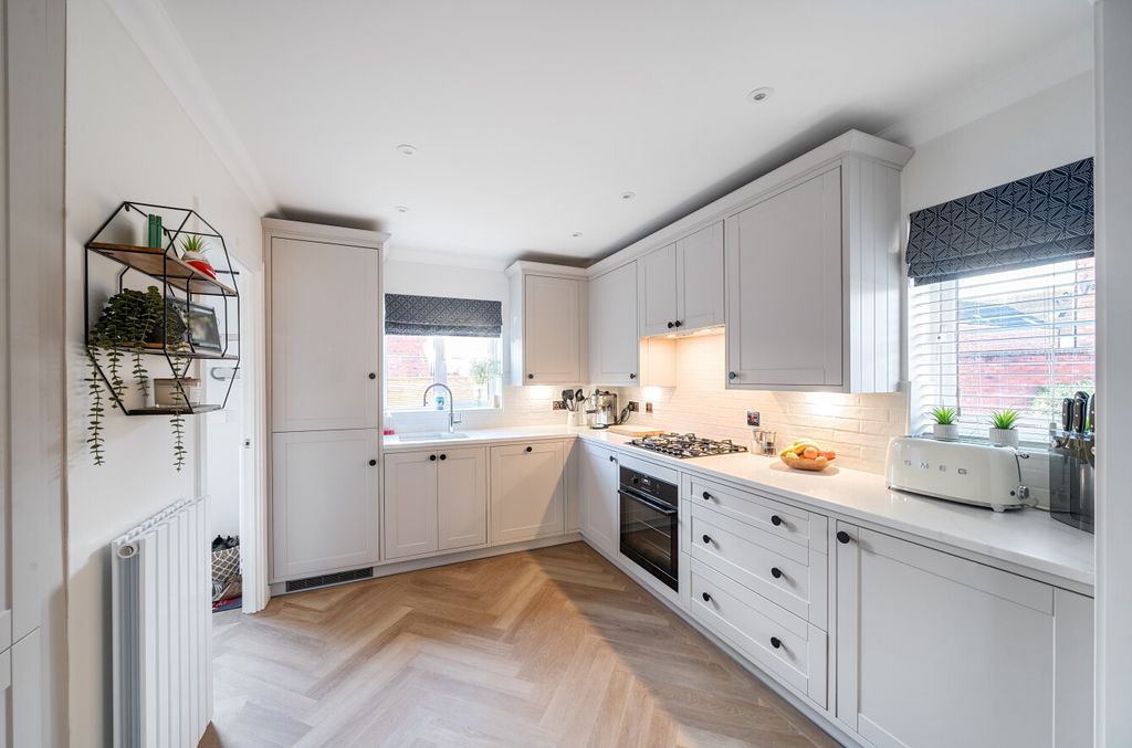 Property photo 2 of 14 138616611692ee188Cf764