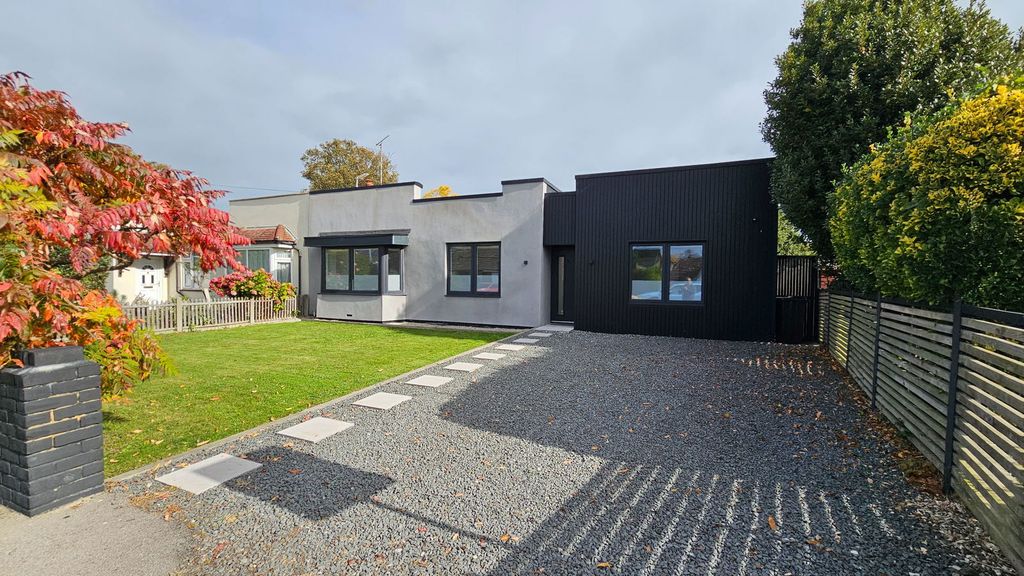 Property photo 2 of 22