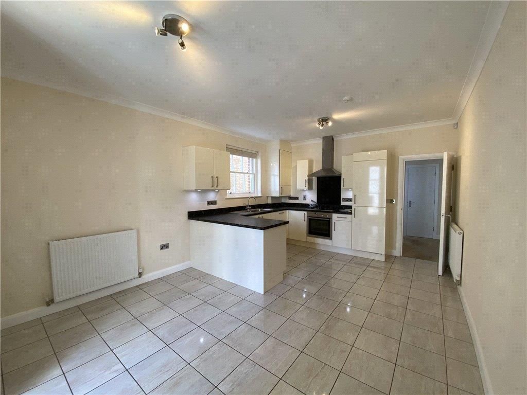 Property photo 2 of 10 Kitchen/Dining Room