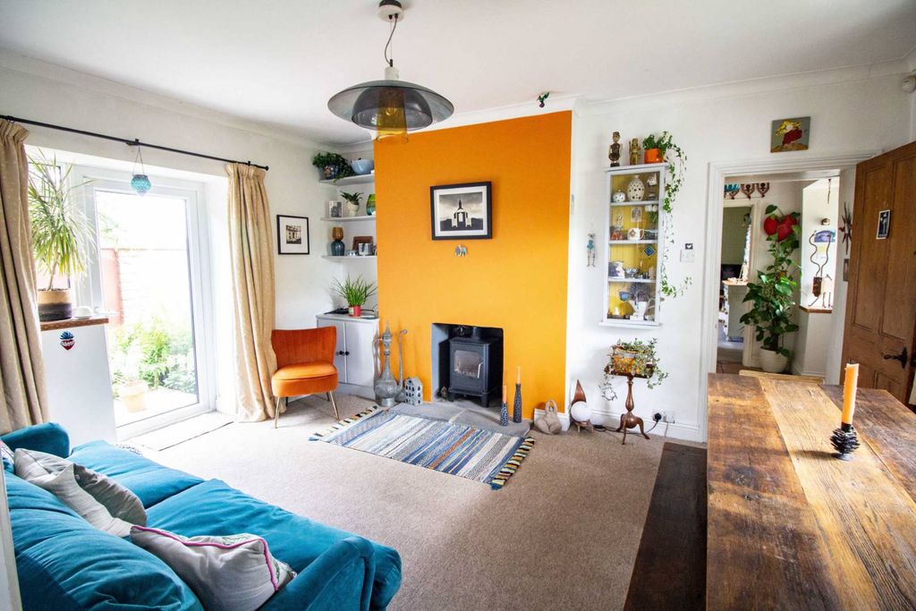 Property photo 2 of 16