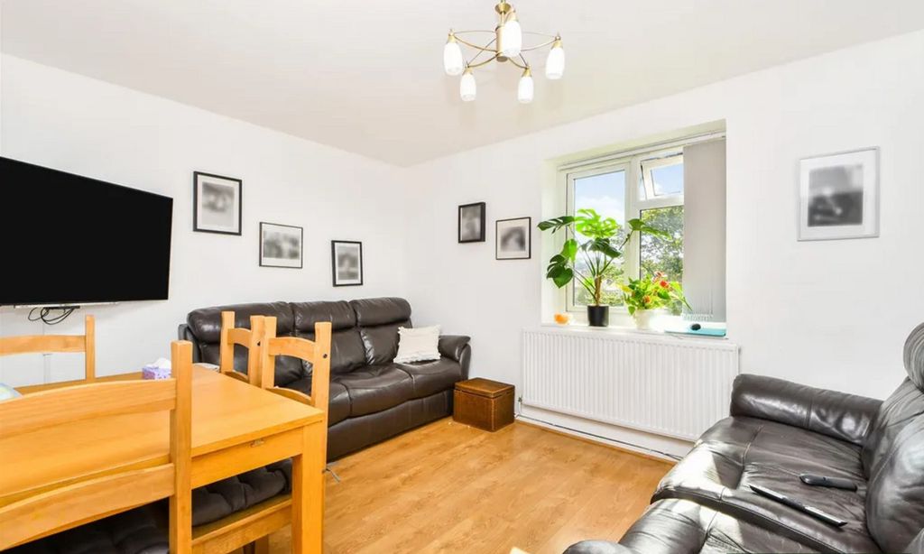 Property photo 2 of 5