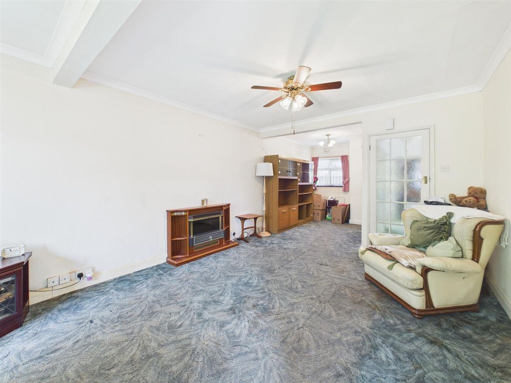 Property photo 2 of 10 Cam05080G0-Pr0300-Still011.Jpg