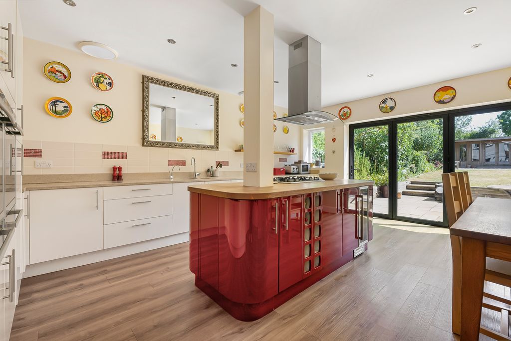 Property photo 2 of 25 2585769