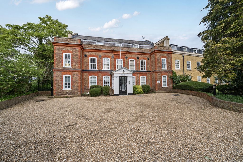 Property photo 1 of 19 External