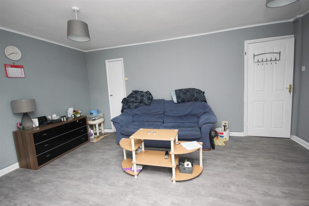 Property photo 3 of 11 Lounge 2.Jpg