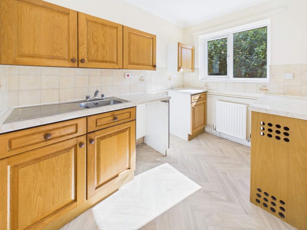 Property photo 3 of 15 Kitchen