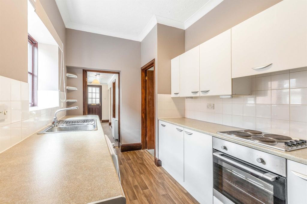 Property photo 2 of 11 Image