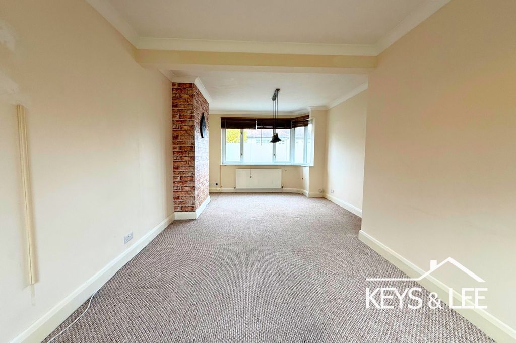 Property photo 3 of 15 4667524