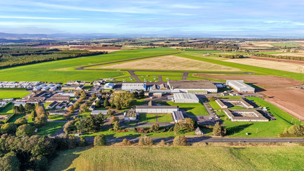 Property photo 2 of 9 Photo 3