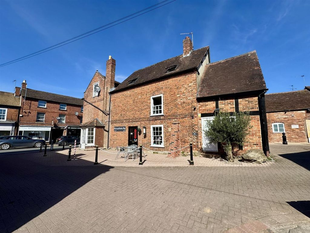 Property photo 1 of 8 Front Aspect