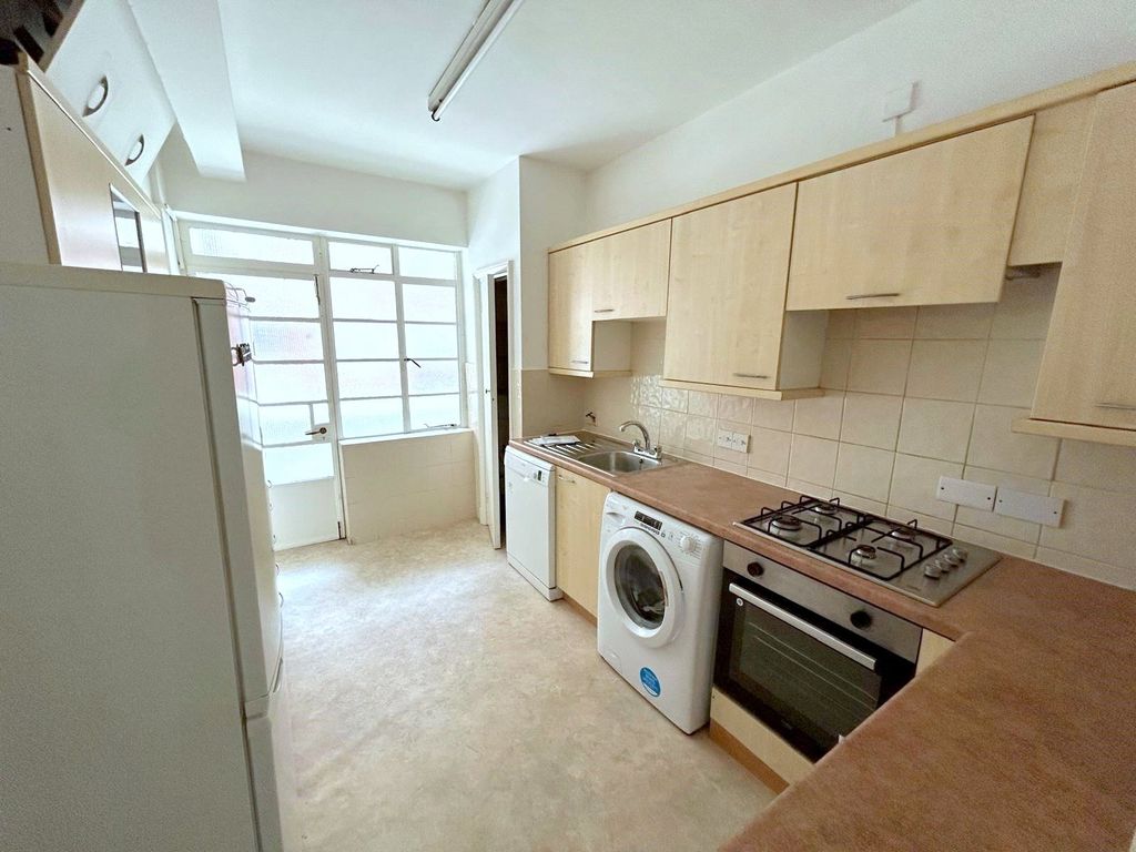Property photo 3 of 8 Picture-No-12-59
