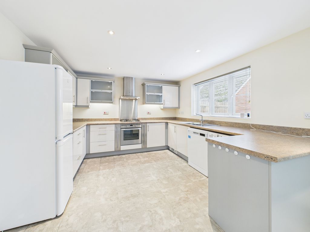 Property photo 3 of 24