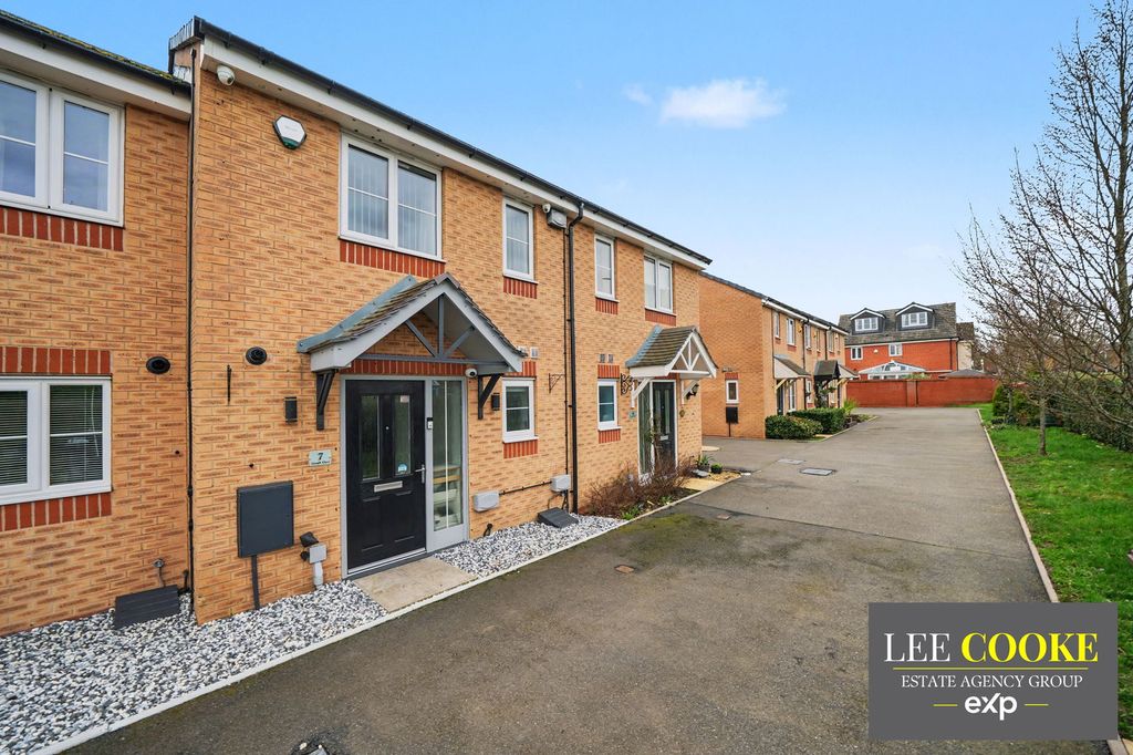 Property photo 2 of 22