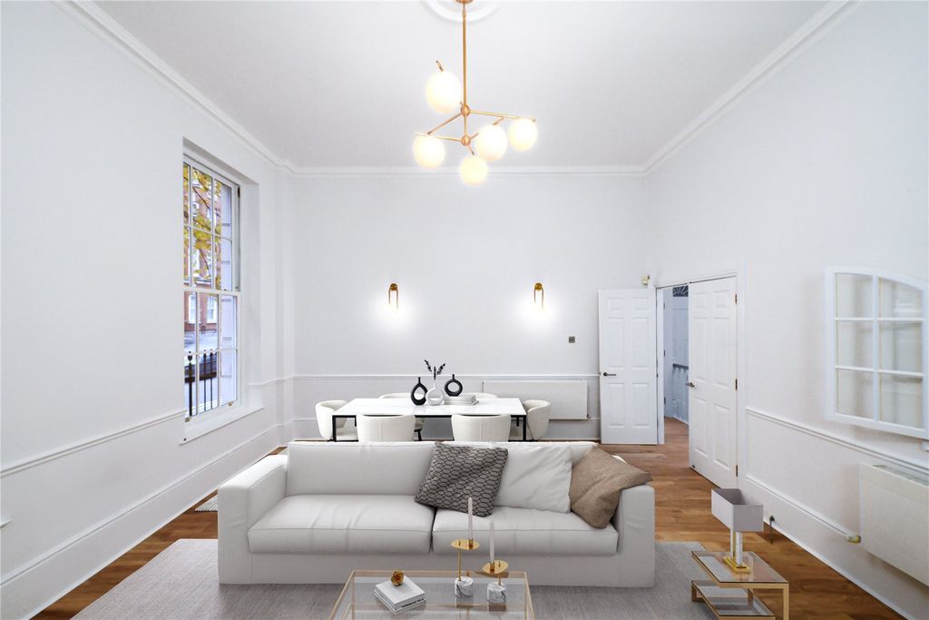 Property photo 3 of 20 Living/Dining Room