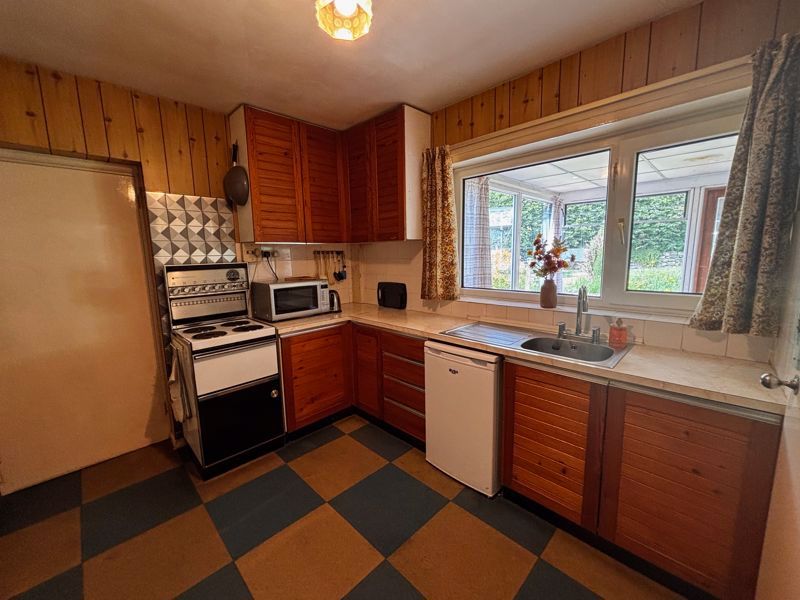 Property photo 3 of 23 Kitchen