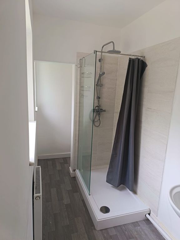 Property photo 2 of 4 Shower Room