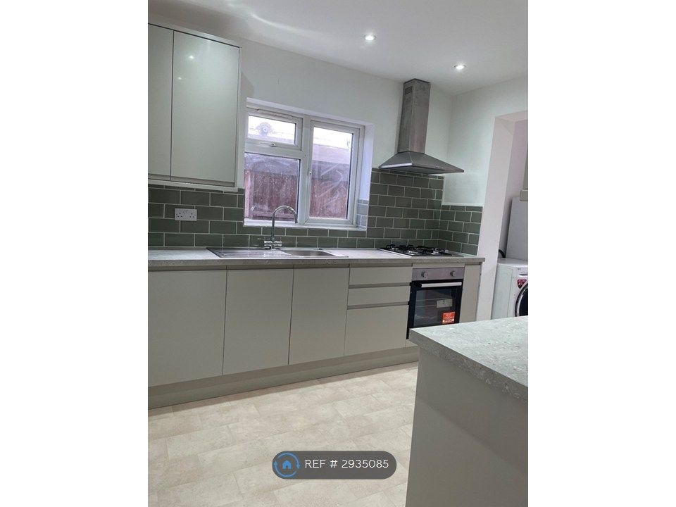 Property photo 1 of 23 Kitchen