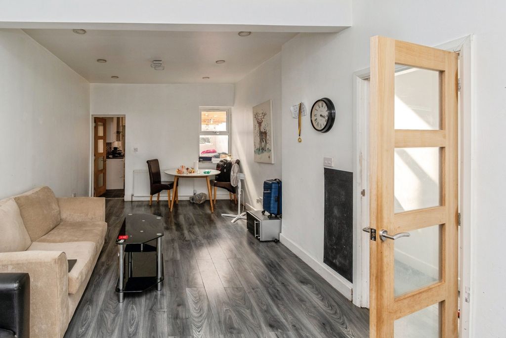 Property photo 2 of 17 Pbox-Img.Jpg