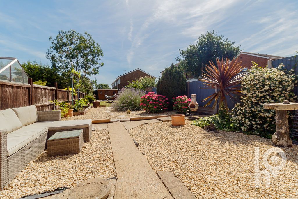 Property photo 1 of 13 Photo 7