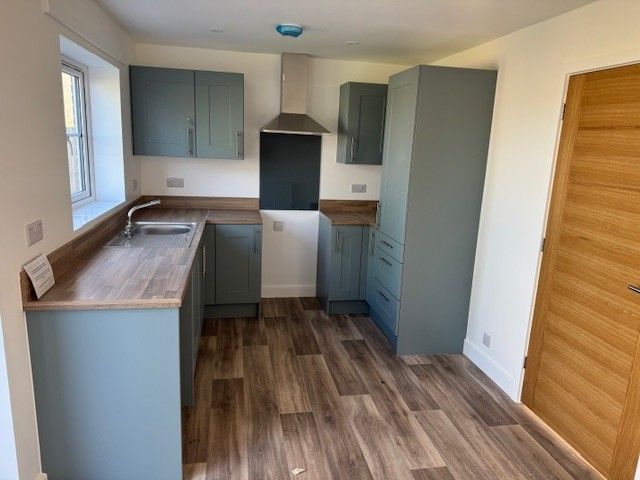 Property photo 2 of 6 Kitchen