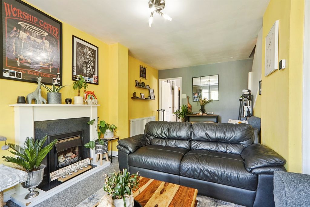 Property photo 3 of 17