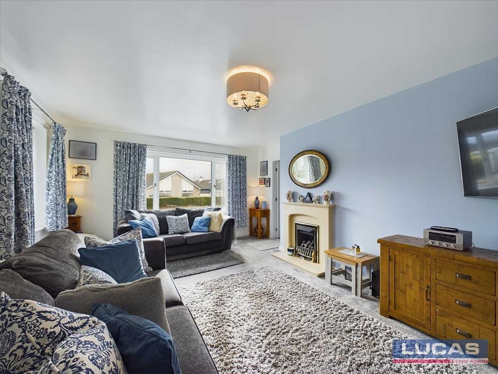 Property photo 2 of 23