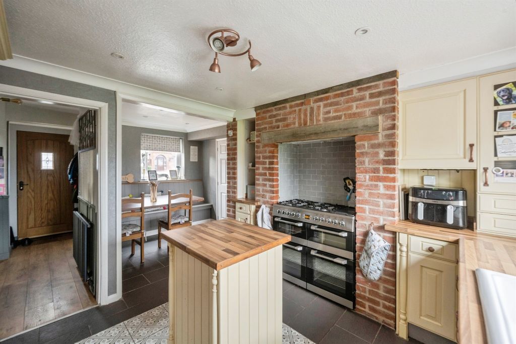 Property photo 3 of 17