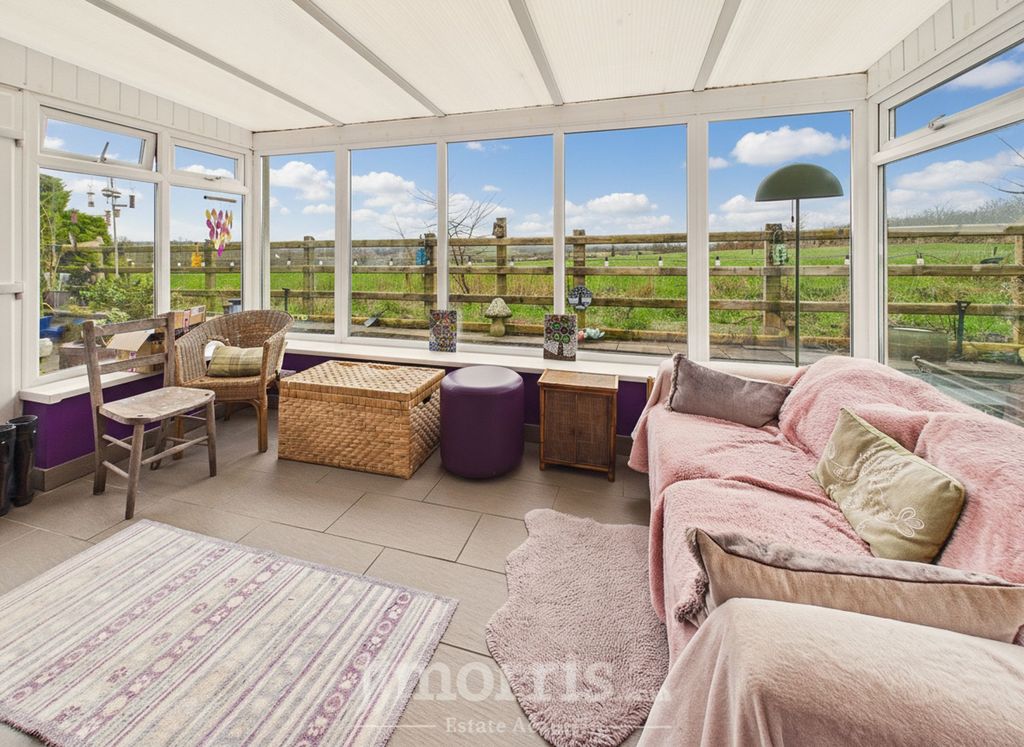 Property photo 3 of 28