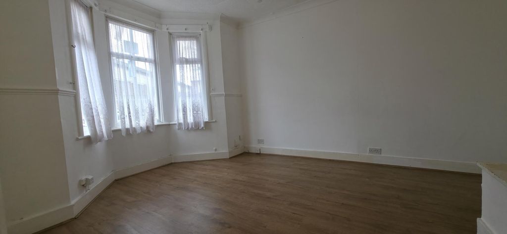 Property photo 2 of 13 Photo 1