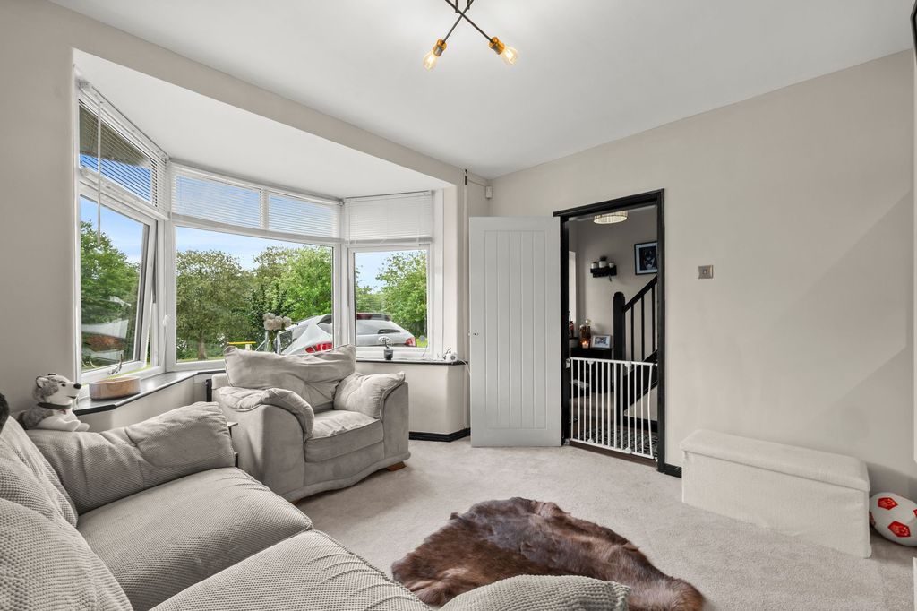 Property photo 2 of 37