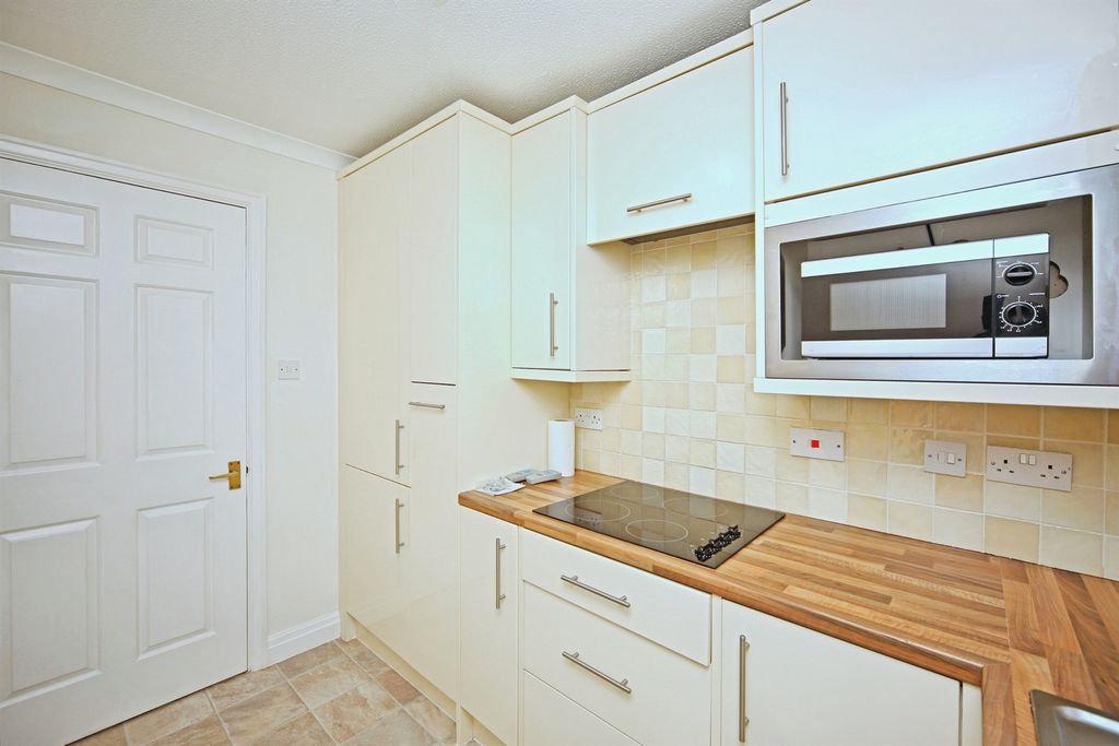 Property photo 3 of 19