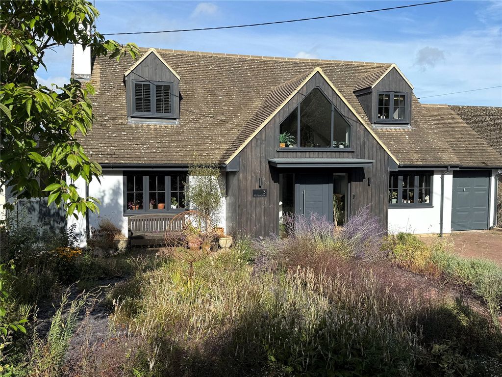 Property photo 1 of 21 Front