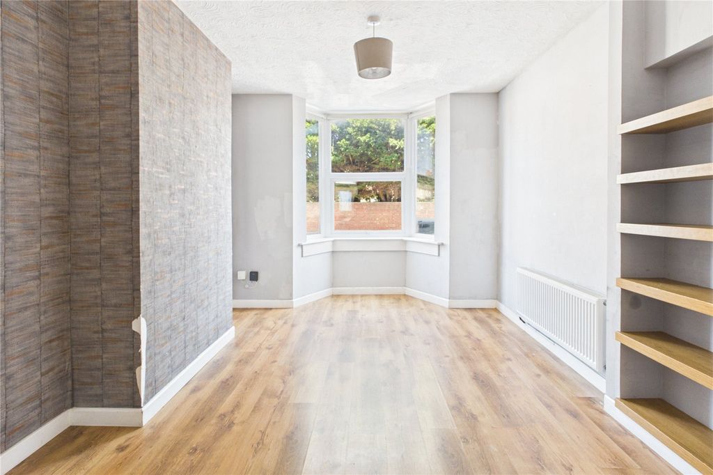 Property photo 2 of 13 Picture No. 05