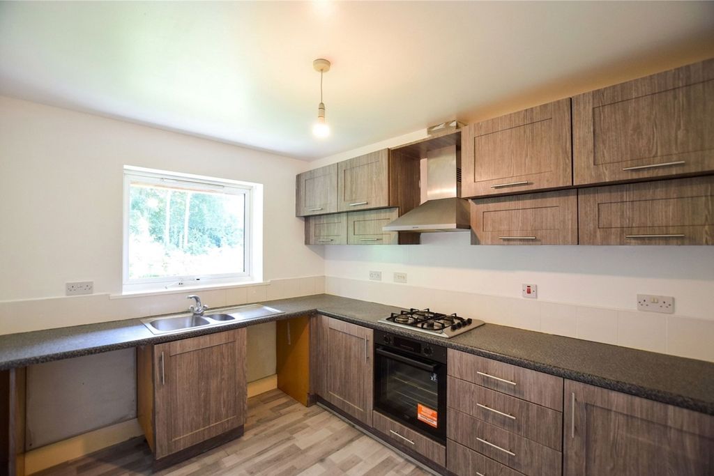 Property photo 2 of 11 Kitchen