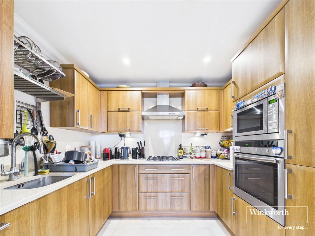 Property photo 2 of 16 Picture No. 17