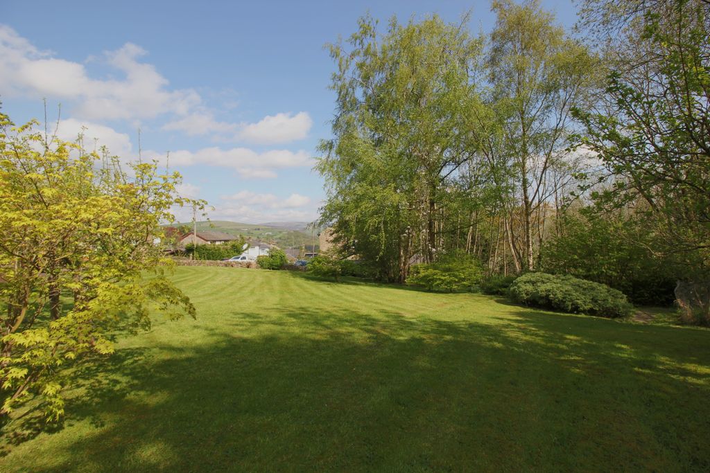 Property photo 3 of 36