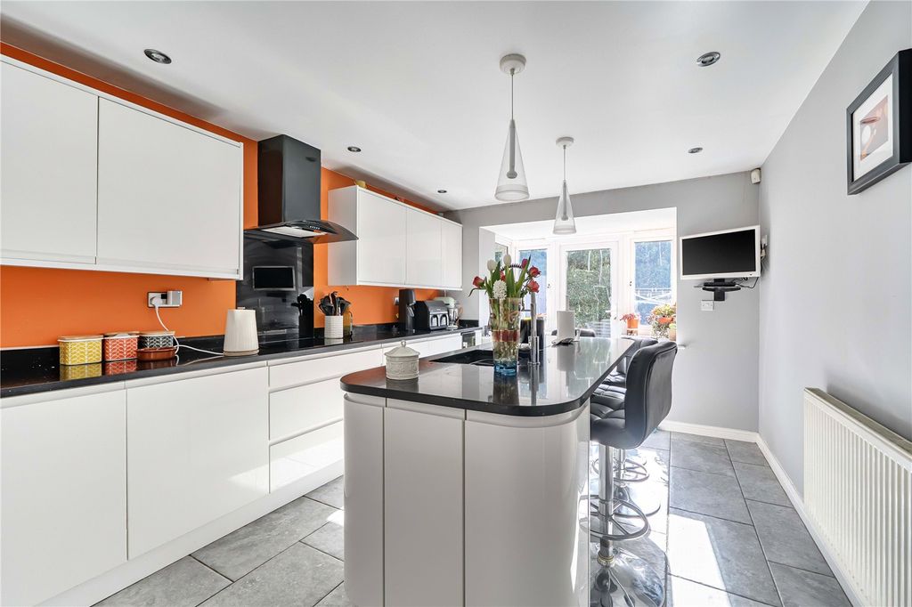 Property photo 3 of 17 Picture No. 29