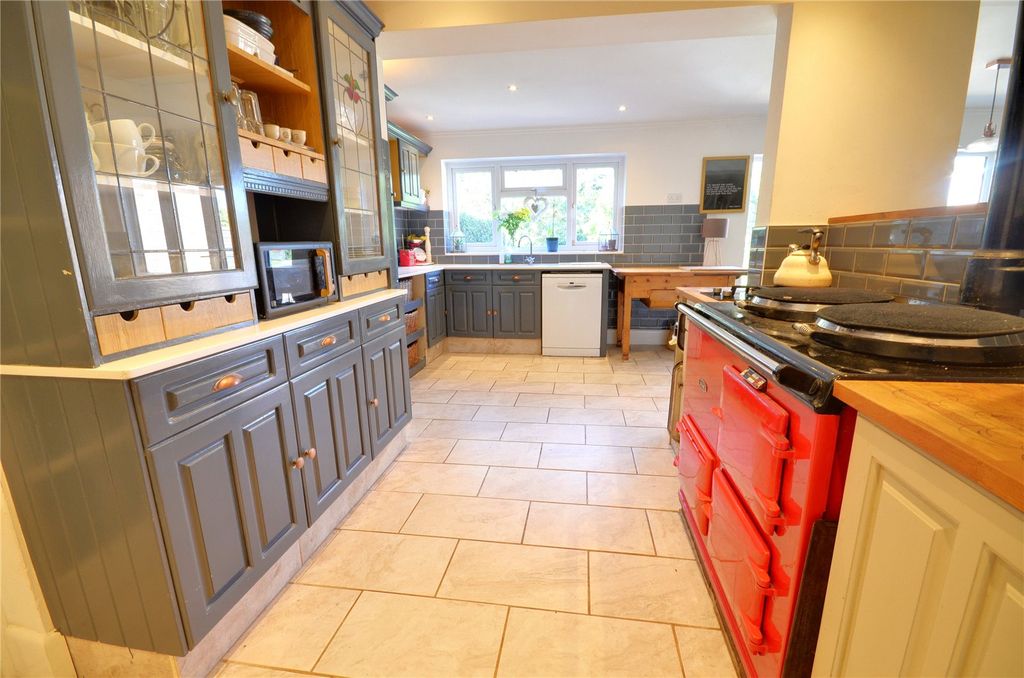 Property photo 3 of 29 Kitchen