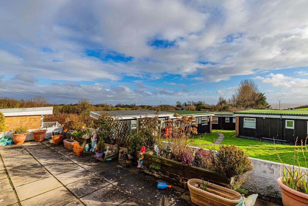 Property photo 2 of 16 Terrace