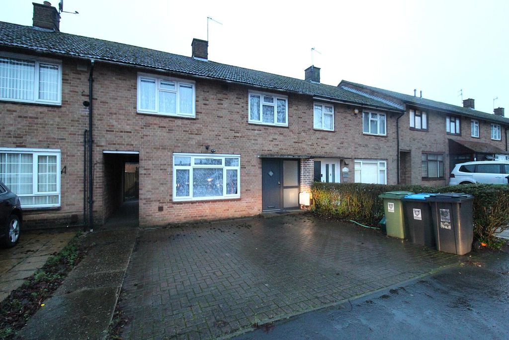 Property photo 1 of 14 Front (Exterior)