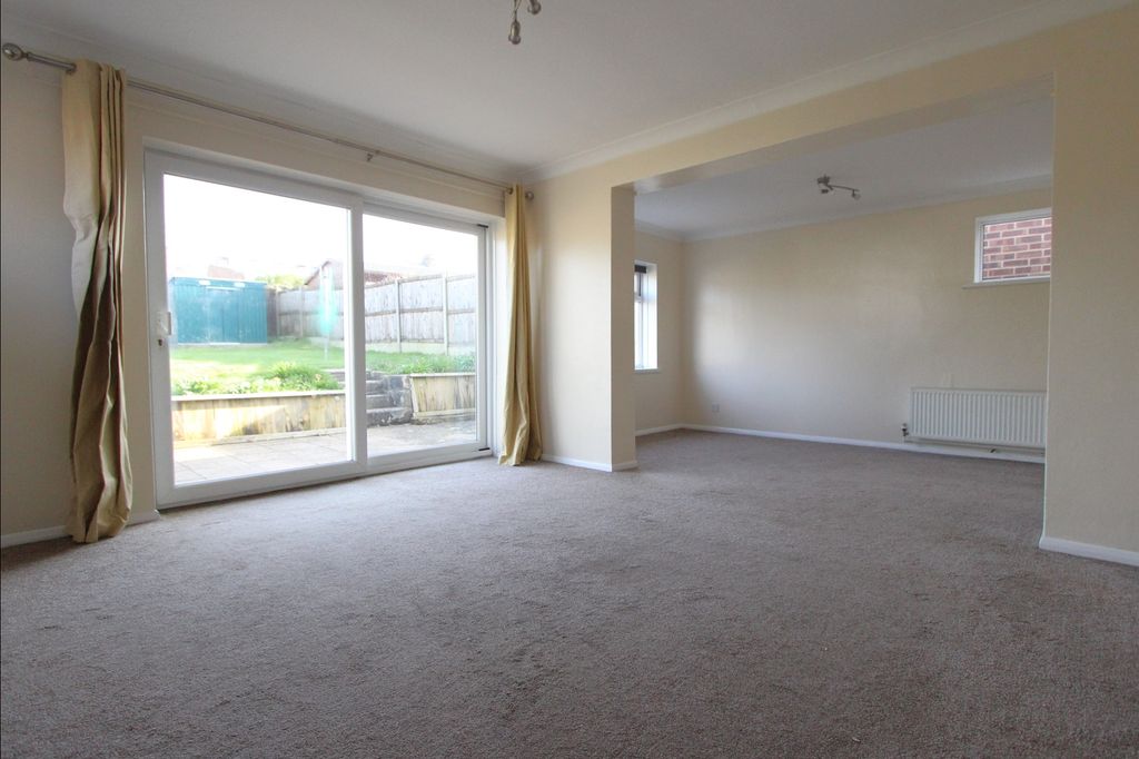 Property photo 2 of 17 Photo 9