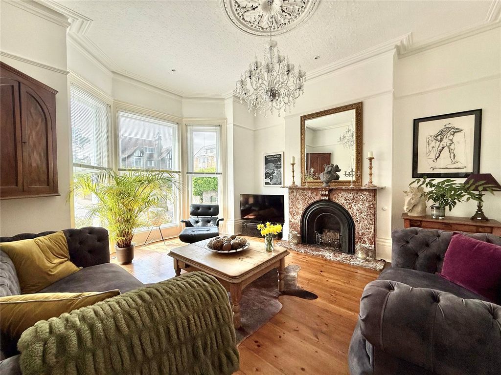 Property photo 2 of 19 Picture No. 13