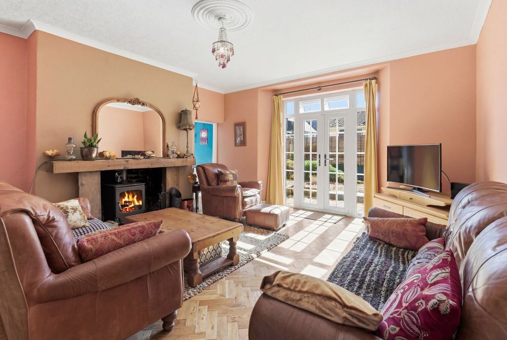 Property photo 2 of 38