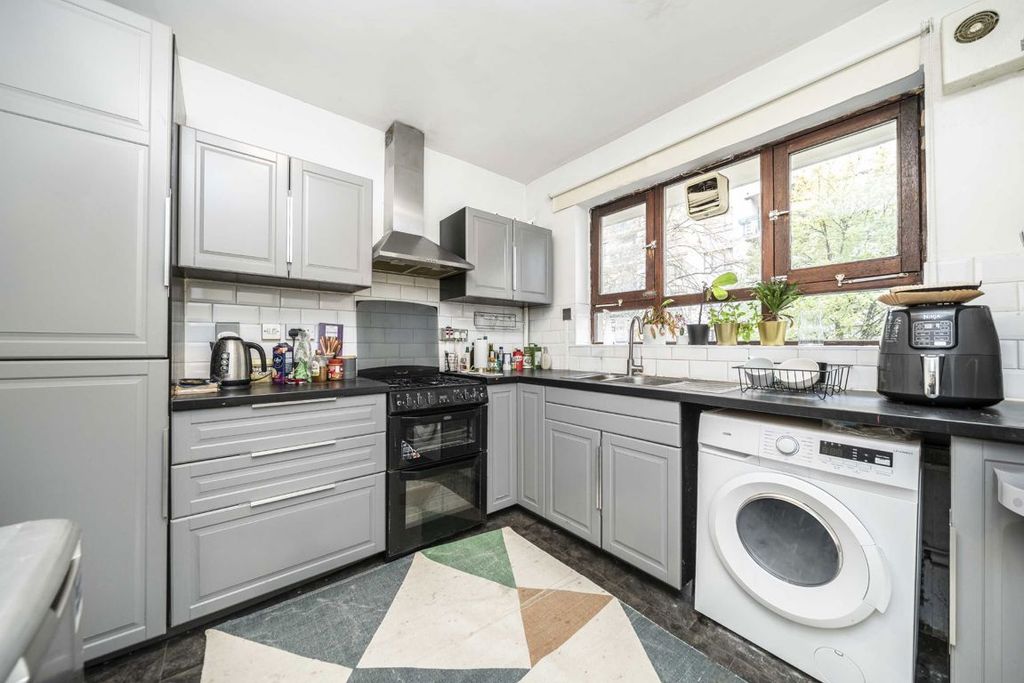 Property photo 3 of 6