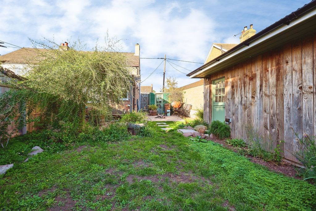 Property photo 2 of 13