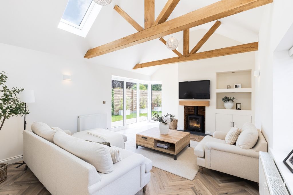 Property photo 3 of 37 4420326