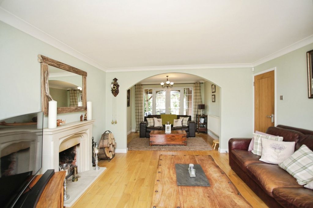 Property photo 3 of 32