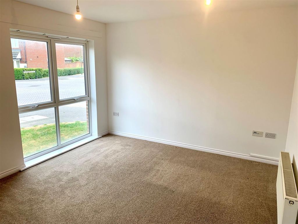 Property photo 3 of 8 2.Jpg